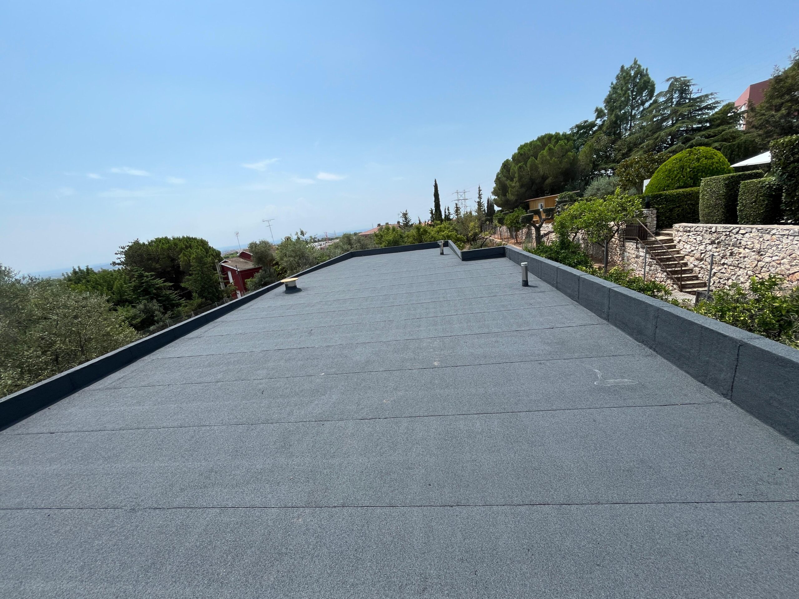 Impermeabilización de terraza con lámina asfáltica.